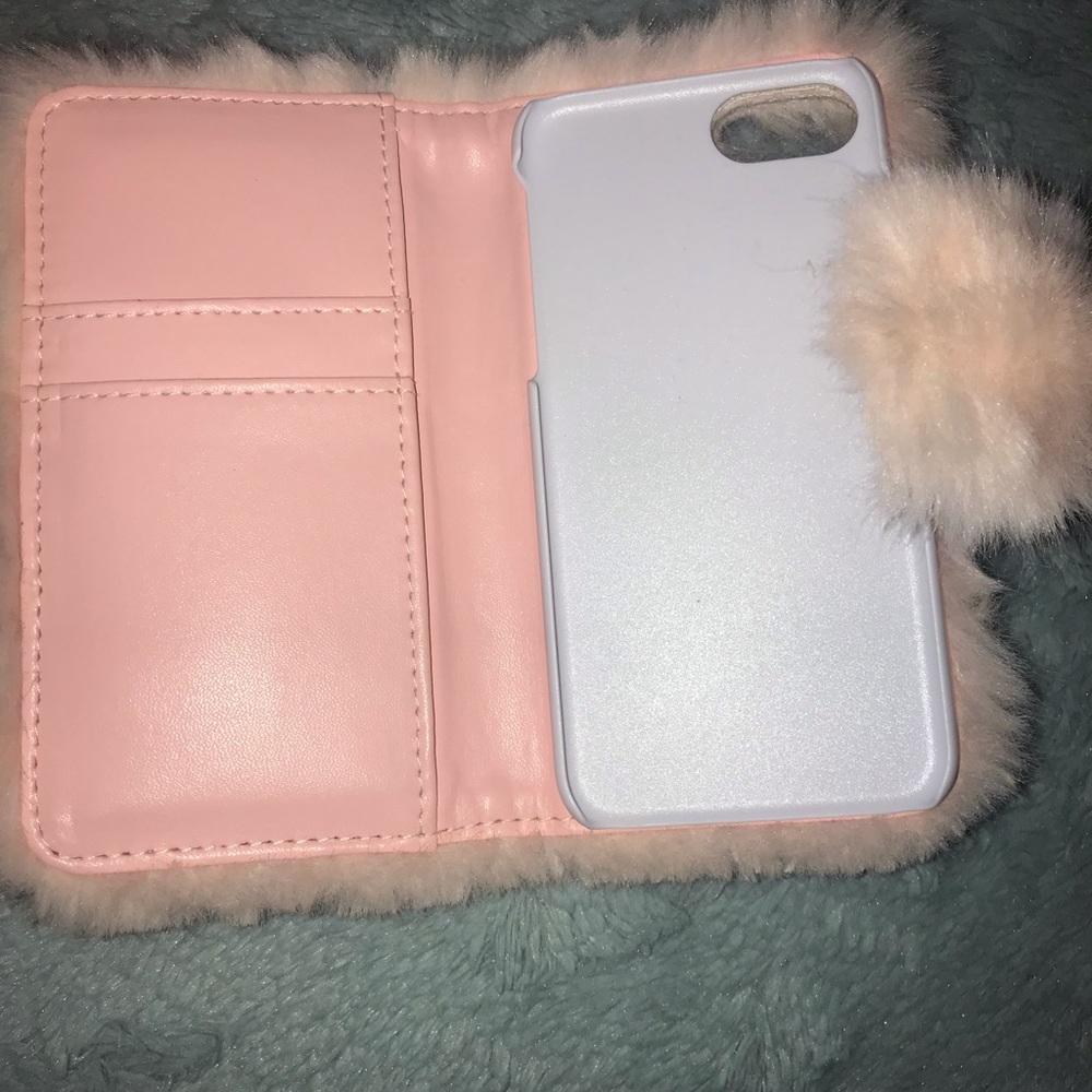 Pink fluffy iPhone 6S/7 case